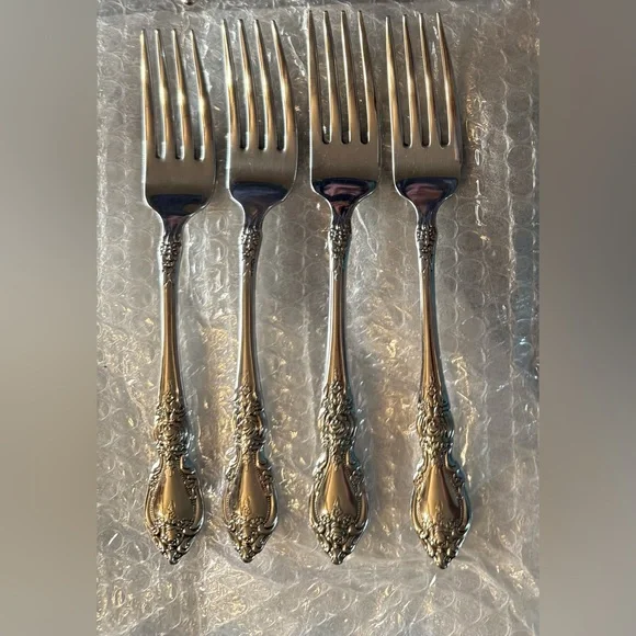 Oneida Wordsworth Rose Stainless Flatware USA Silverware Forks, Knives 26 Pcs - Picture 4 of 16